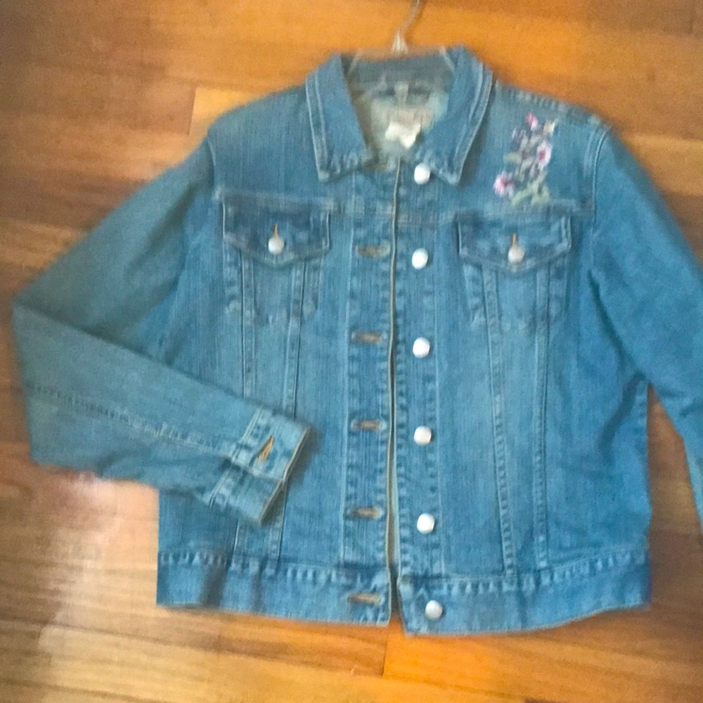 Denim Jeans Jacket Floral embroidery NWT - Picture 2 of 9